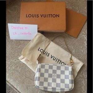 *Sold* LOUIS VUITTON mini pochette